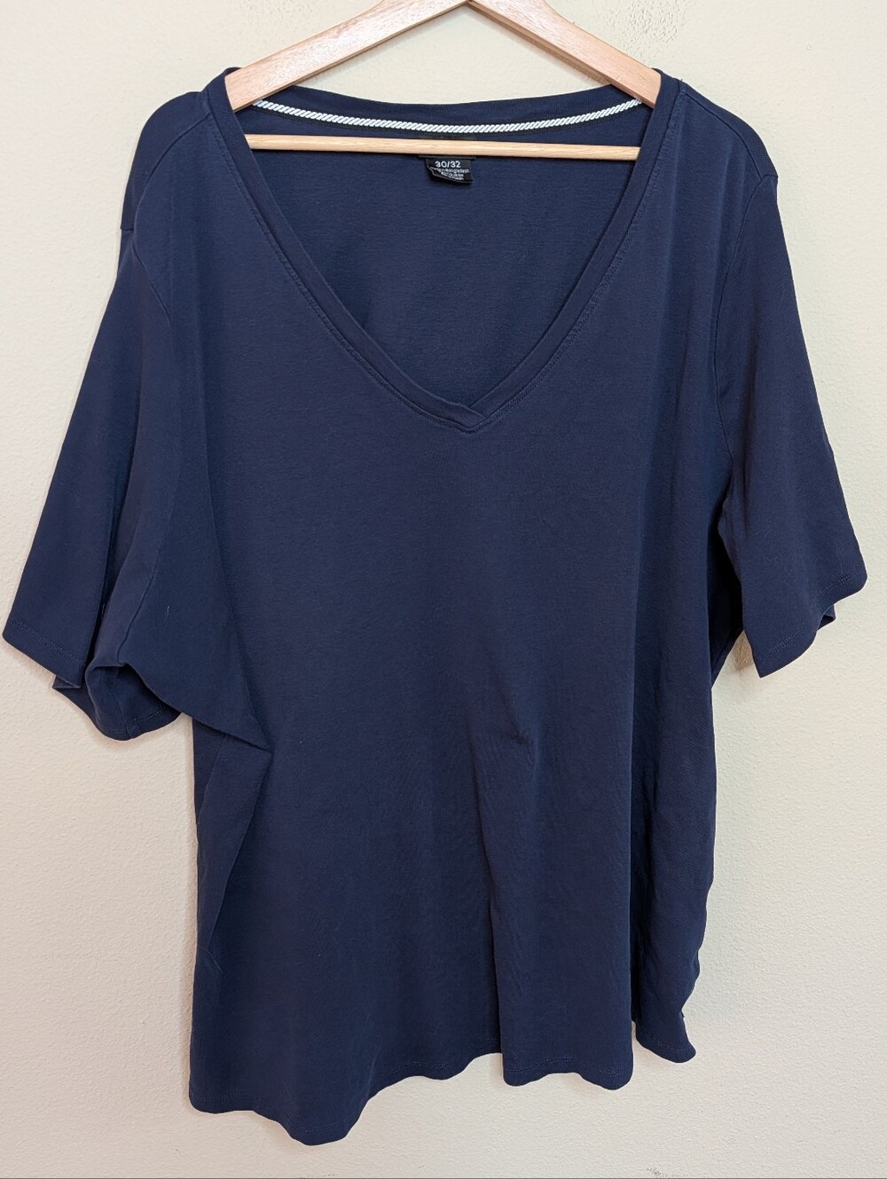 Evans Navy Blue V-Neck Cotton Tee Size 30/32